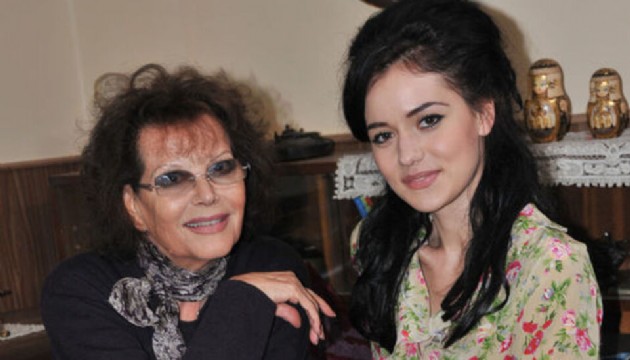 Fahriye Evcen: Çok üzüldüm